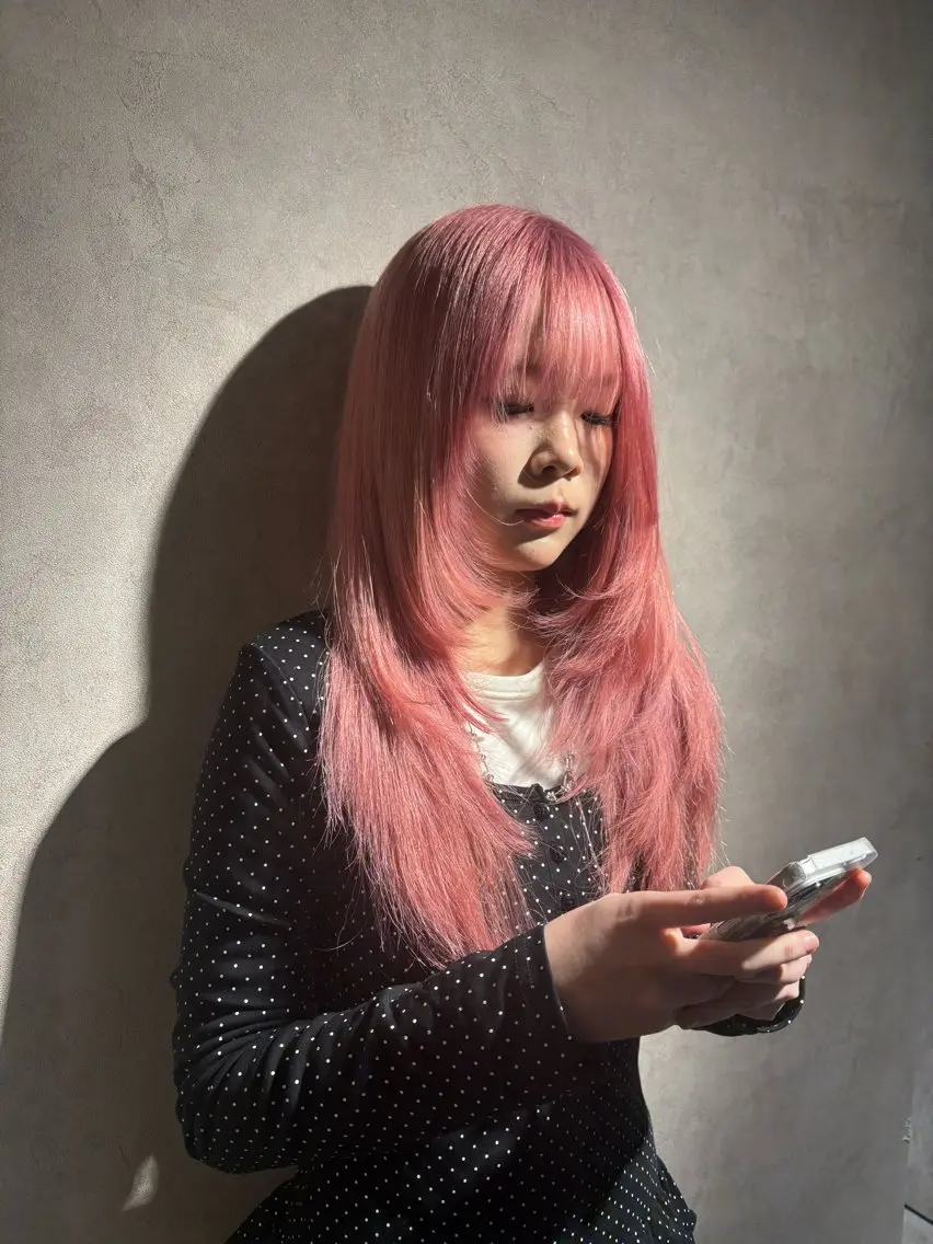 ロング 顔まわりレイヤー レイヤーカット 🇰🇷ハイトーン× 韓国レイヤー레이어드のヘアスタイル