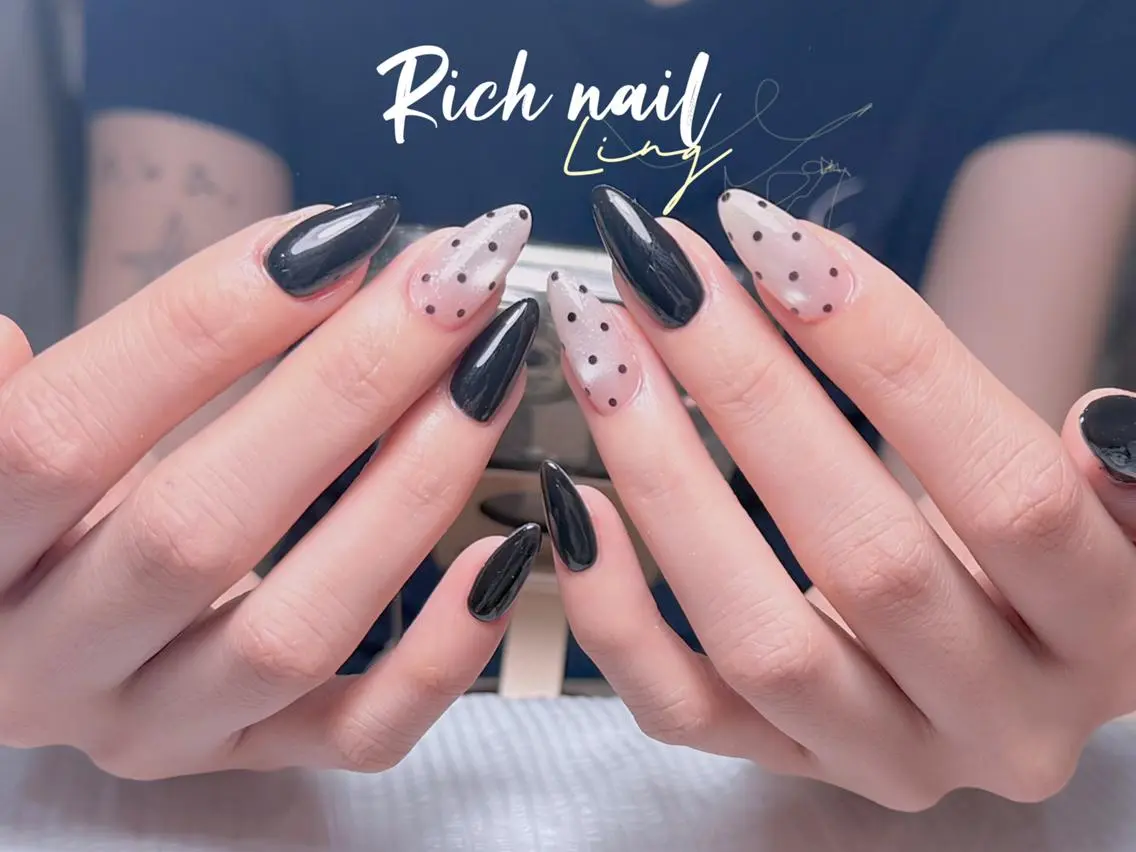 ネイル ハンドネイル ハンドケア Rich Nail 🤲🏻梨央のネイルデザイン