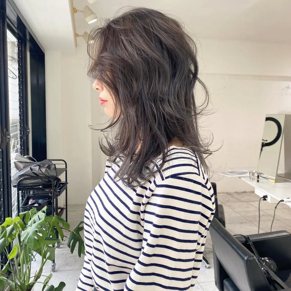 セミロング カラー セミロングパーマ アッシュ アッシュブラウン バレイヤージュ ベージュカラー カット ヘアカラー トリートメント 顔まわりレイヤー× 韓国ヘアオタベシンヤのヘアスタイル
