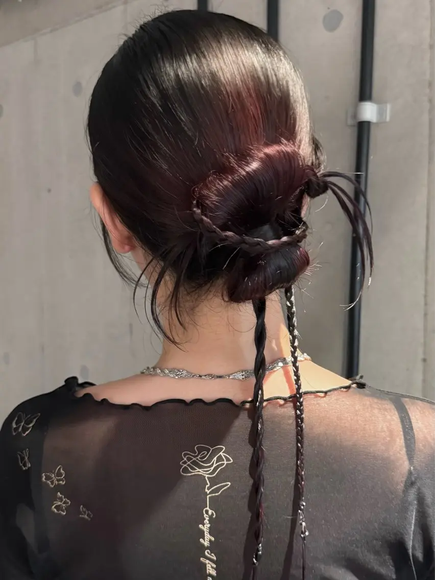 セミロング ヘアアレンジ ヘアセット 💎ハイトーン/ 艶カラー💎souのヘアスタイル