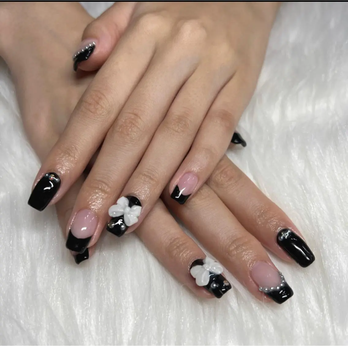 ネイル オーロラネイル フレンチネイル ジェルネイル パラジェル スカルプネイル ハンドネイル LeaLea nails.のネイルデザイン
