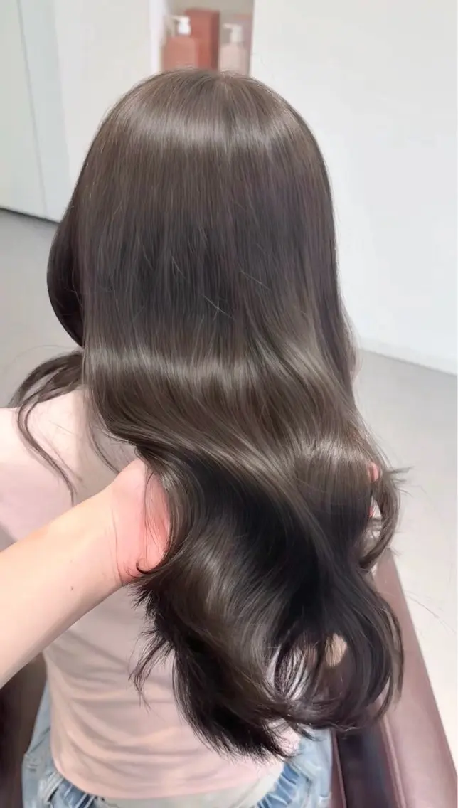 ロング ケアカラー 顔周りカット 髪質改善 韓国風ヘア レイヤーカット カット ヘアカラー トリートメント ️🫧透明感カラー& 髪質改善🎀いさきのヘアスタイル