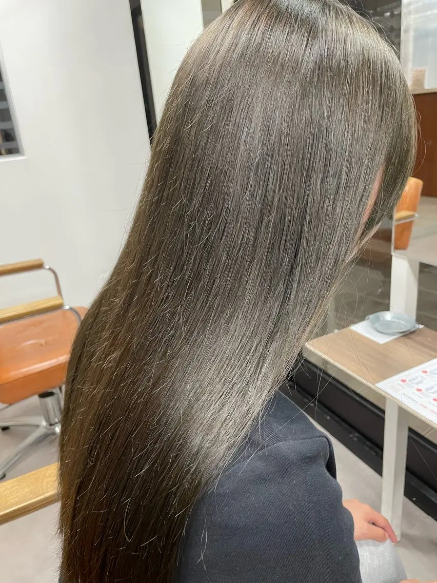 カラー グレージュ オリーブグレージュ オリーブグレー ヘアカラー 小部 達也のヘアスタイル