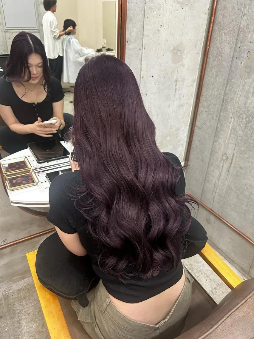 ロング カラー ベージュカラー ブリーチ 透明感カラー グレージュ ラベンダーカラー ヘアカラー 顔周りレイヤー/ ふわあいりのヘアスタイル