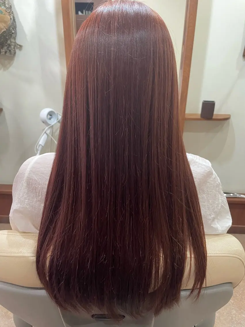 カラー レッドカラー 木藤 凛乃のヘアスタイル