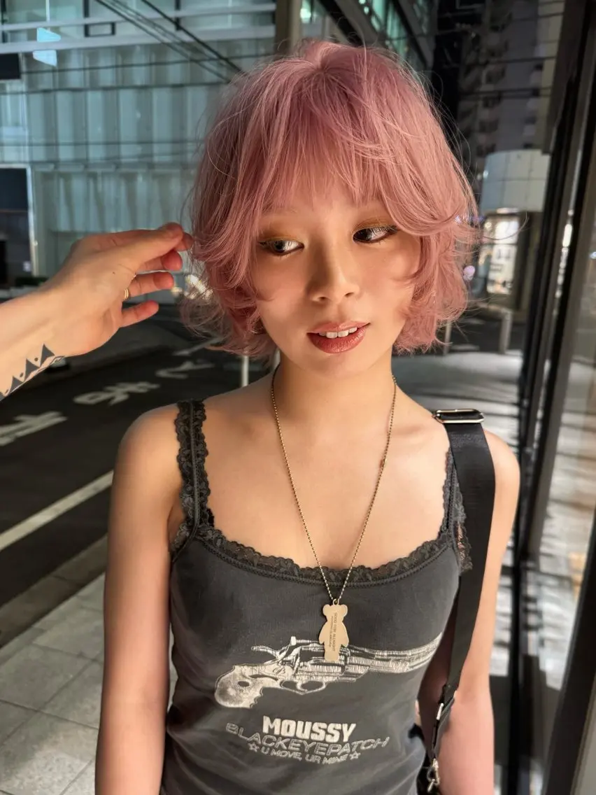 ショート カラー カット ヘアカラー トリートメント ブリーチ🫴 ボブ✍️レイヤーのヘアスタイル