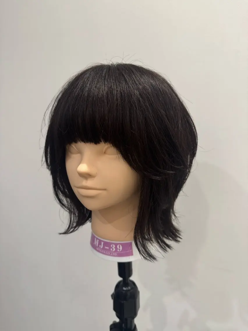 ミディアム ミディアムレイヤー レイヤーカット 外ハネヘア 竹内 優奈のヘアスタイル