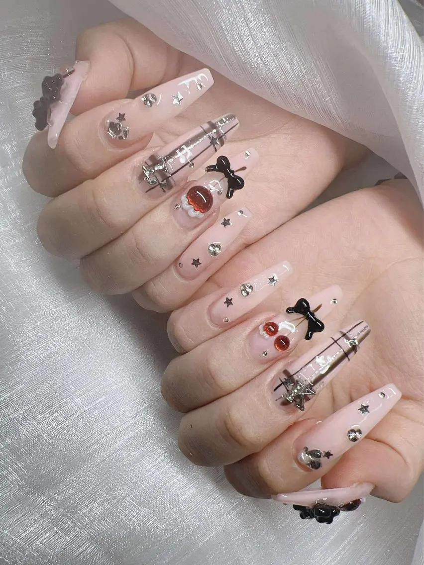 ネイル 長さ出し グラデーション 卒業式 キラキラネイル マグネットネイル ハンドネイル Lee Nailsのネイルデザイン