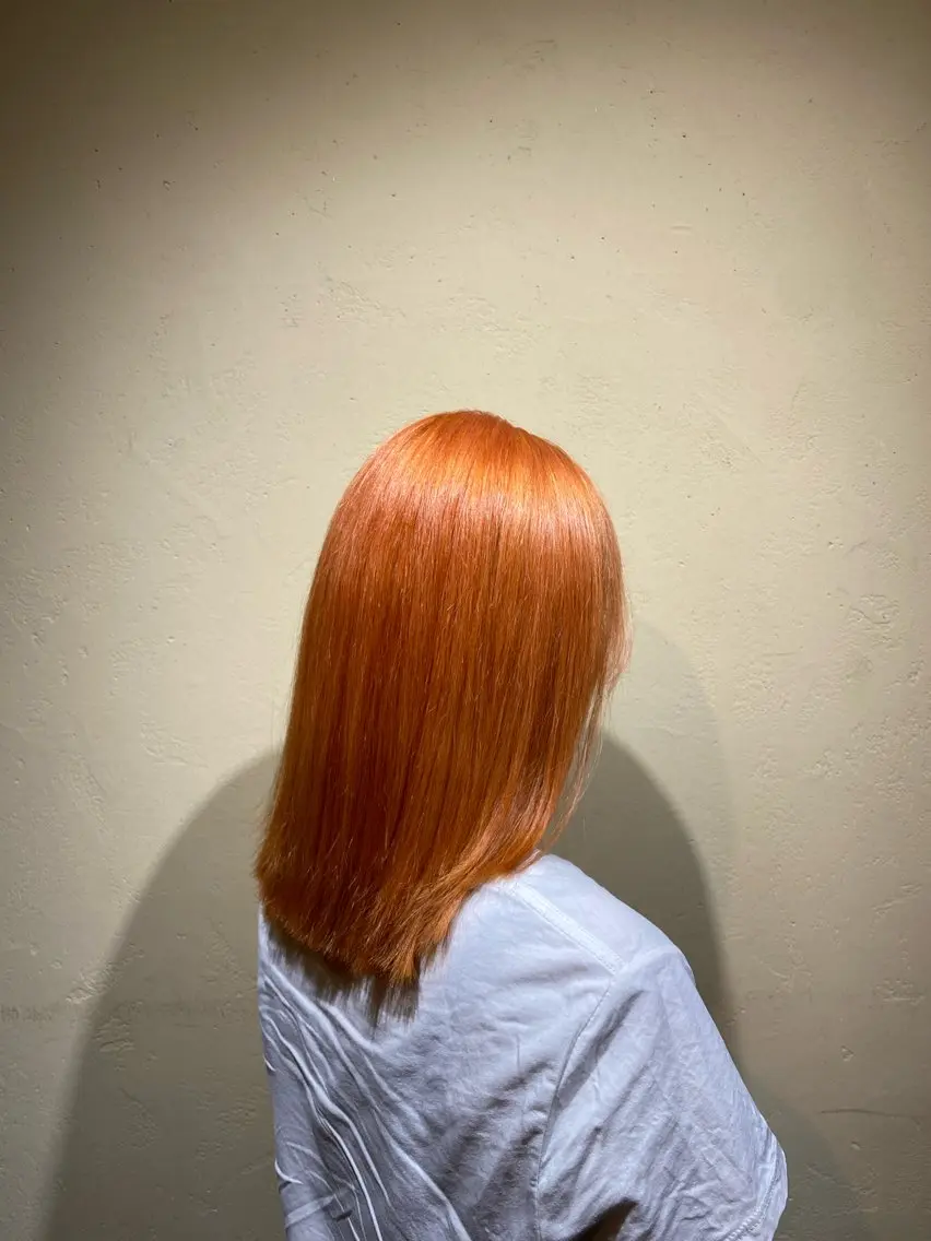 セミロング カラー ブリーチ オレンジ トリートメント ヘアカラー トリートメント saya (サヤ)のヘアスタイル