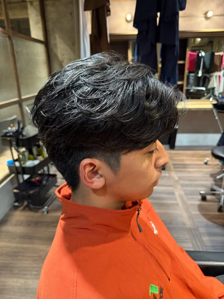 ショート パーマ メンズ センターパート メンズパーマ 刈り上げ ニュアンスパーマ メンズ/佐藤 恒輝のヘアスタイル