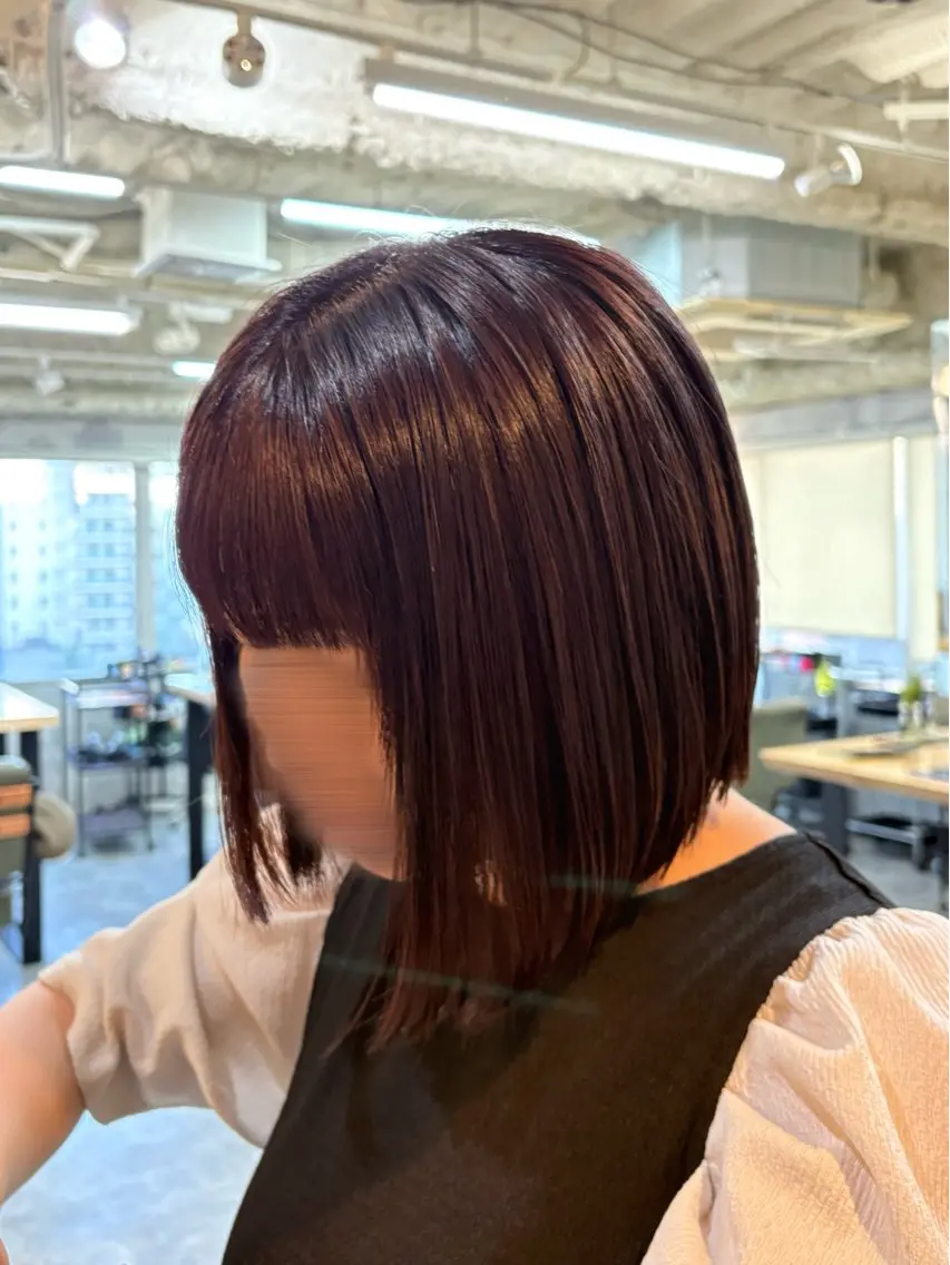 ミディアム ボブ カット ヘアカラー シモイケ ルアのヘアスタイル