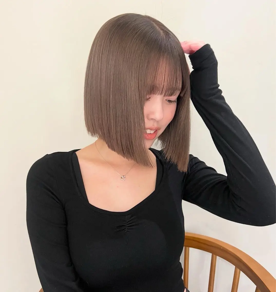 ショート カラー ベージュカラー ブラウンカラー ブラウンベージュ 透明感カラー ボブ ボブ/レイヤーカット /表参道 yunaのヘアスタイル