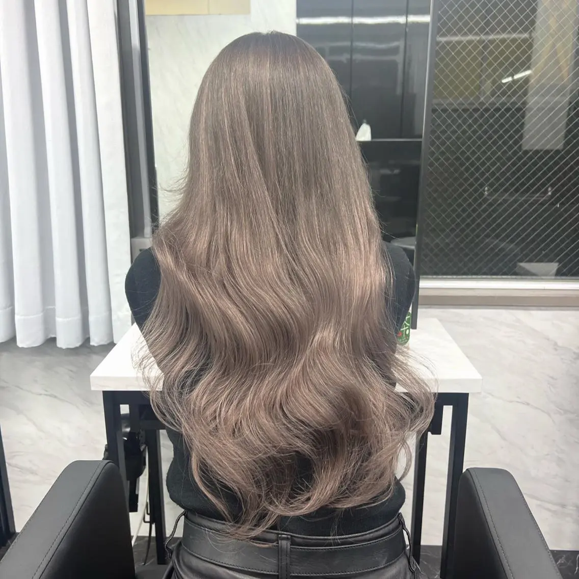 ロング カラー シールエクステ ハイトーンカラー エクステ シールエクステ特化 ハイトーン、NANAのヘアスタイル