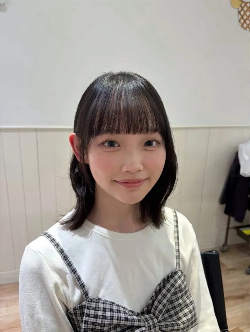 ミディアム カット ヘアカラー えんどう ゆめはのヘアスタイル