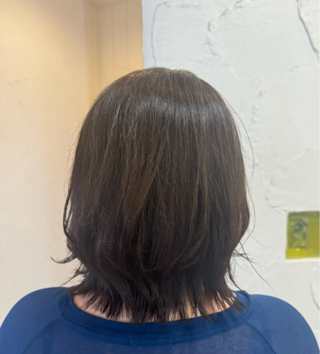 ミディアム カラー ボブレイヤー ブラウンカラー ボブ レイヤーカット 𝒇𝒍𝒂𝒕/ 𝐇𝐈𝐍𝐀のヘアスタイル