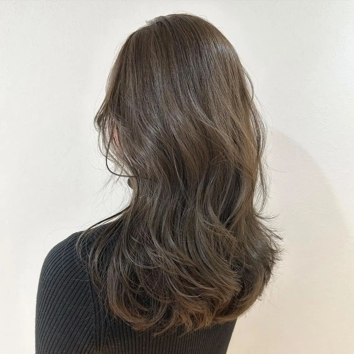セミロング カラー ヘアカラー トリートメント TRENCH 相澤 果歩のヘアスタイル