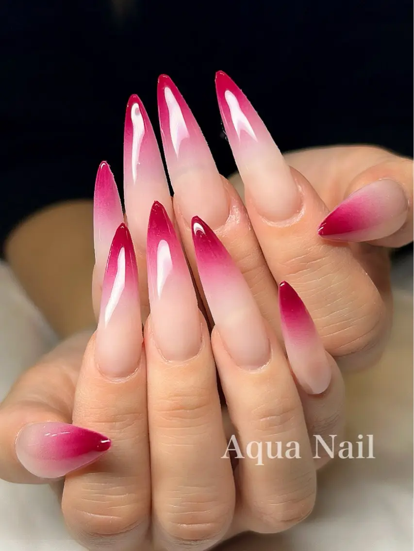 ネイル ボルドー グラデーション ロングネイル スカルプネイル スーパーロングネイル ハンドネイル AQUA NAILのネイルデザイン