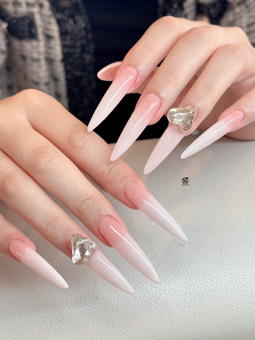 ネイル ボルドー ブラウン チークネイル ドット フットネイル ハンドネイル Ruby Nail 霞ヶ関店のネイルデザイン