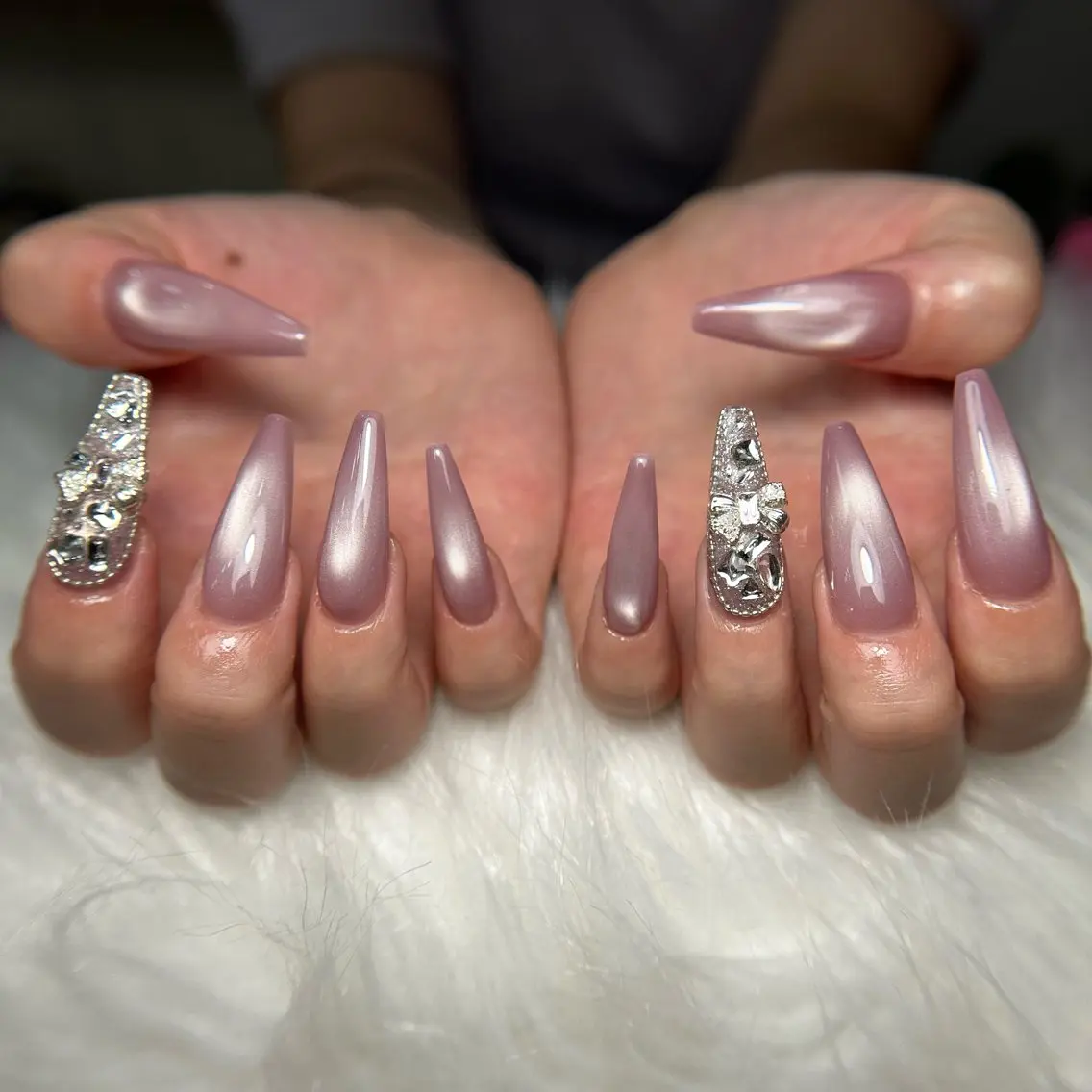 ネイル オーロラネイル フットネイル フレンチネイル ジェルネイル ガラスフレンチ Michi Nail Ikebukuroのネイルデザイン