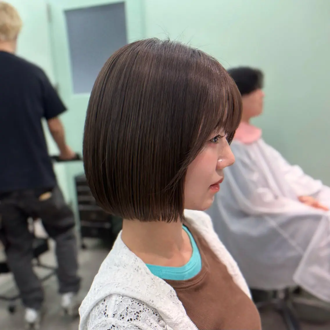 ショート チョコレートブラウン ボブ カット ヘアカラー トリートメント 大堰/ボブ/艶カラー /縮毛矯正/レイヤーのヘアスタイル