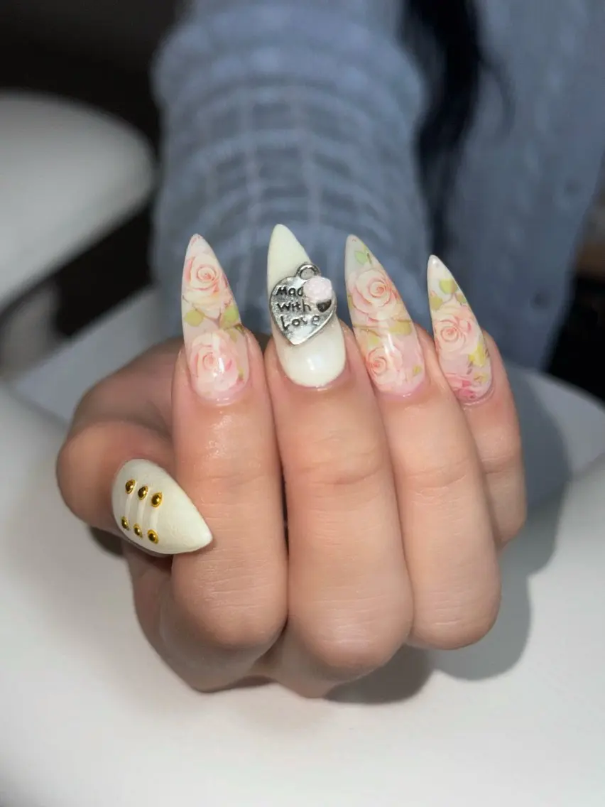 ネイル ハンドネイル Schon sakiのネイルデザイン