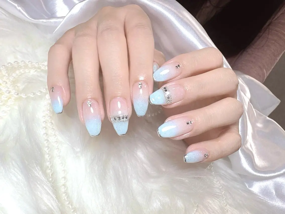ネイル 長さ出し グラデーション キラキラネイル 韓国ネイル マグネットネイル ハンドネイル Hana Rose Nailのネイルデザイン