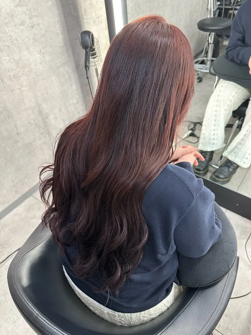ロング カラー カシス ピンクカラー ヘアカラー トリートメント 徳永 瑚心のヘアスタイル