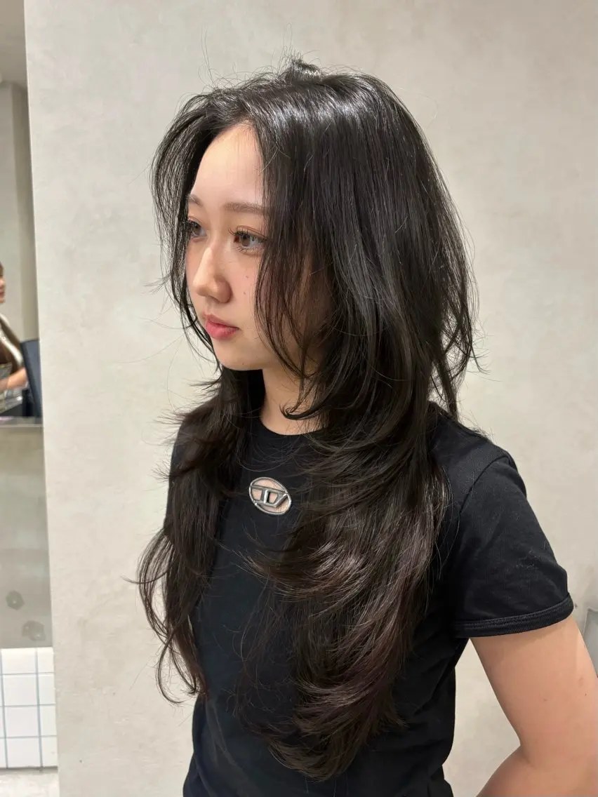 ロング ハッシュカット ハイレイヤー レイヤーカット カット ヘアカラー トリートメント Yuta✂︎ 韓国レイヤー🪽のヘアスタイル