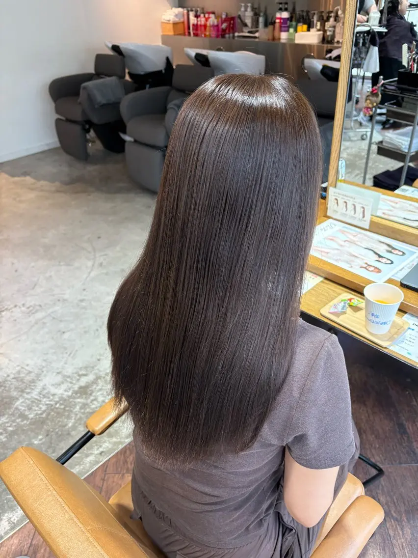 セミロング 髪質改善 トリートメント ヘアカラー トリートメント 亀山 由里菜のヘアスタイル