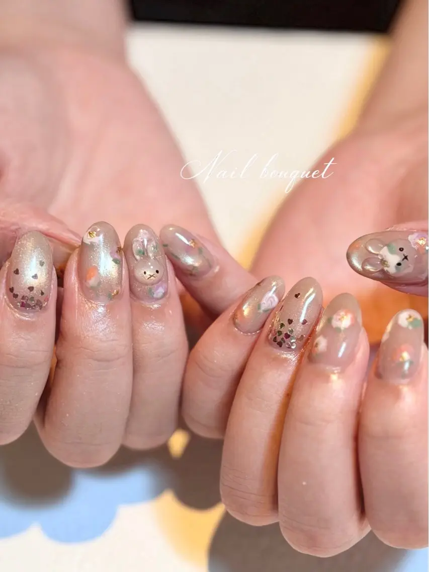 ネイル カジュアル ドット フラワーネイル フレンチネイル キラキラネイル ハンドネイル Nail bouquetのネイルデザイン
