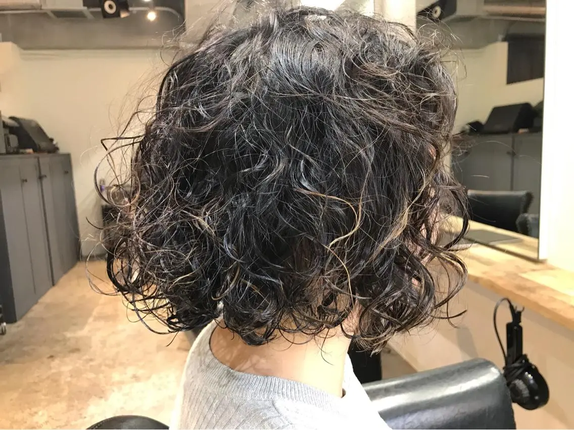 ミディアム パーマ カット パーマ トリートメント 坂本 裕介のヘアスタイル