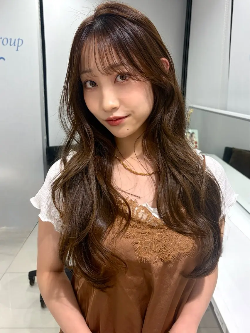 ロング カラー 佐々木 彩花のヘアスタイル