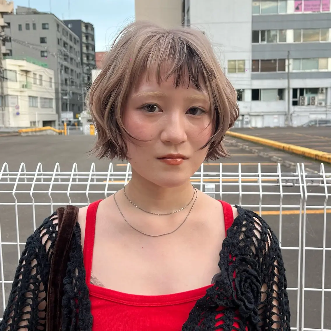 カット＋ケアブリーチ＋カラーの写真