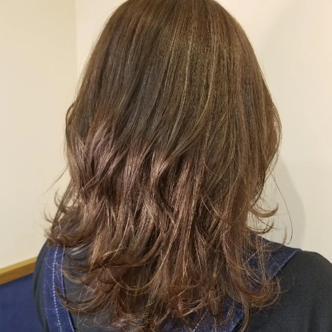 セミロング カラー ベージュカラー ハイライトカラー ハイライト 林 唱子のヘアスタイル