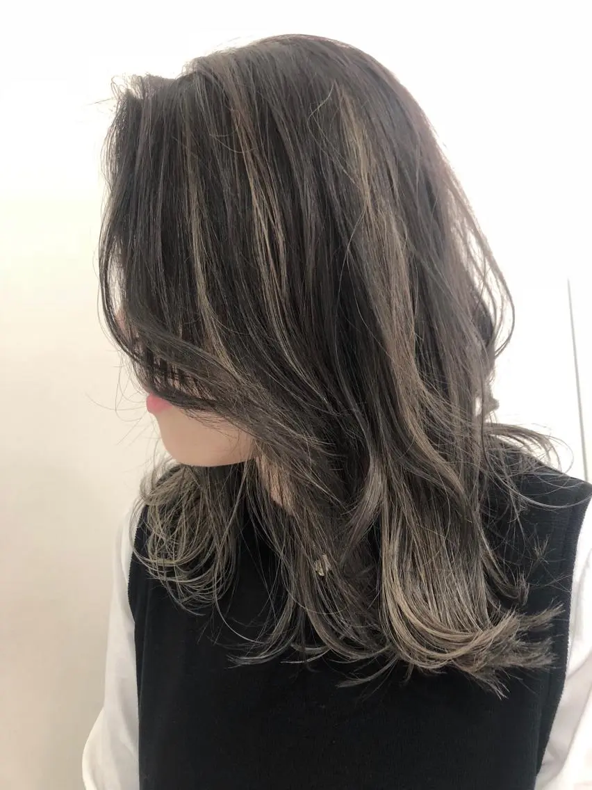 「人気No.1メニュー」カット+カラー+オージュアトリートメント14040円→8580円の写真