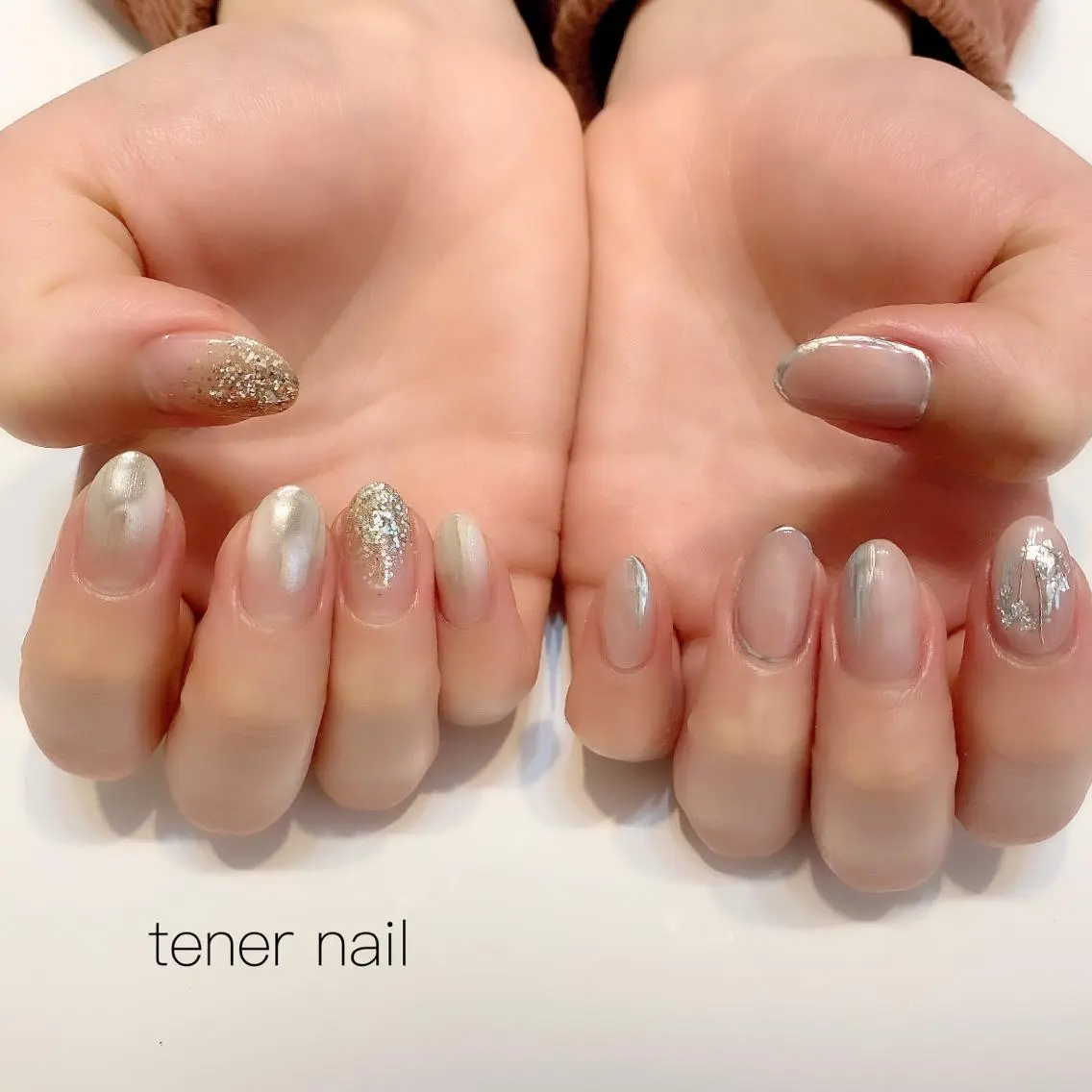 ネイル ニュアンスネイル シルバー テネルネイル tener nailのネイルデザイン