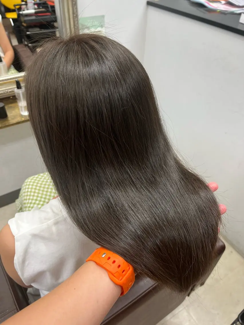 セミロング カラー 産休の為お休みです! 小島凜のヘアスタイル