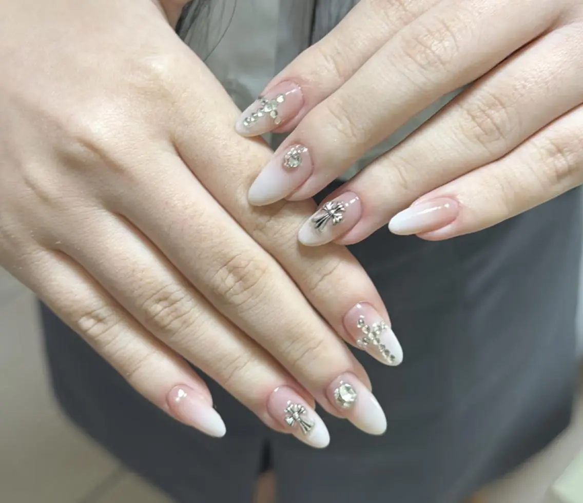 ネイル ハンドネイル 🎀 Ayaka_nailのネイルデザイン