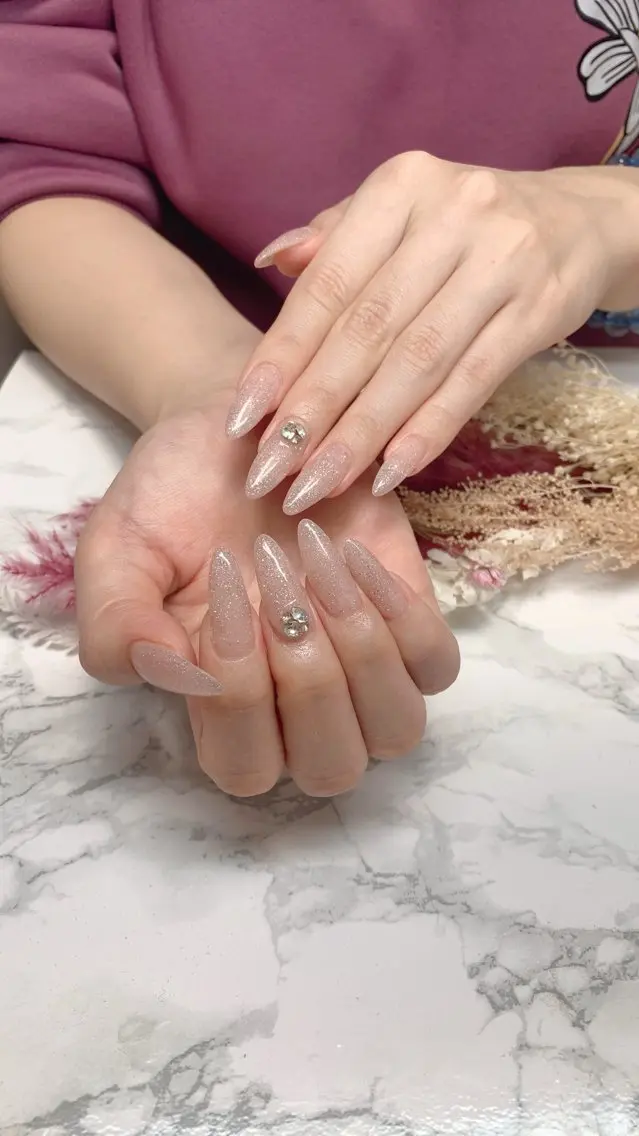 ネイル ハンドネイル はな💎ネイル ワンホン、長さ出しのネイルデザイン