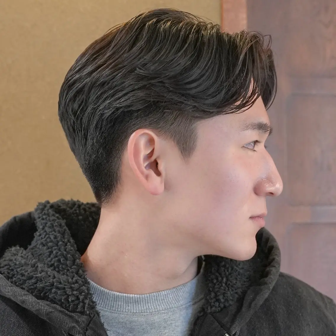 パーマ メンズ センターパート フェザーパーマ メンズパーマ メンズショート 刈り上げ カット パーマ メンズカット|パーマ 💇🏻武藤龍之介のヘアスタイル