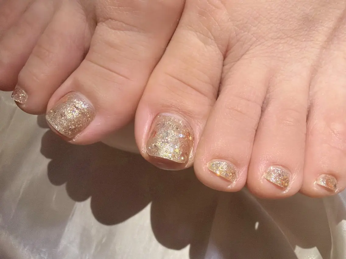 ネイル フットネイル 小澤 梨奈のネイルデザイン