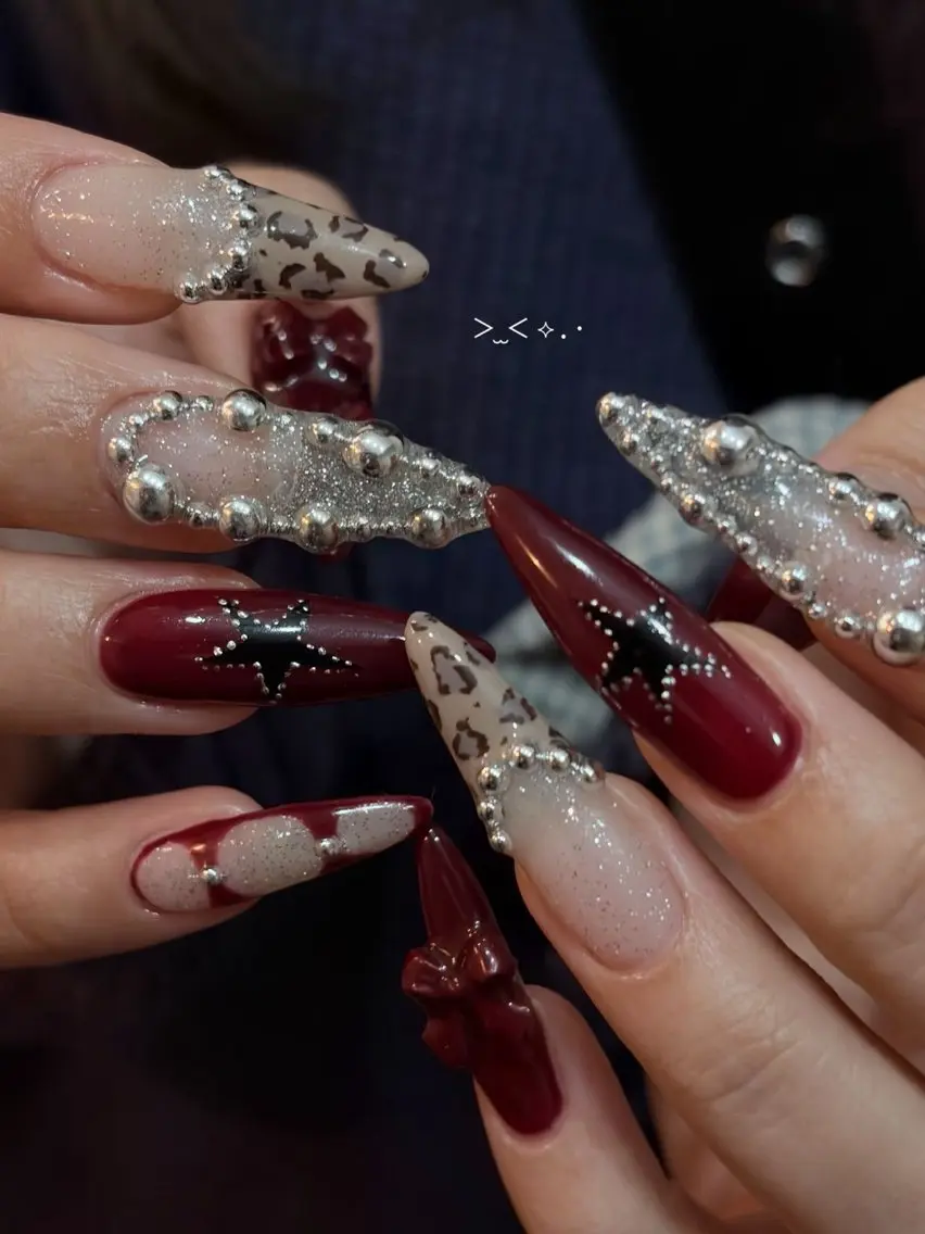 ネイル チークネイル ドット フットネイル フレンチネイル グラデーション ハンドネイル ハンドケア Nihonthy Nail 新宿のネイルデザイン
