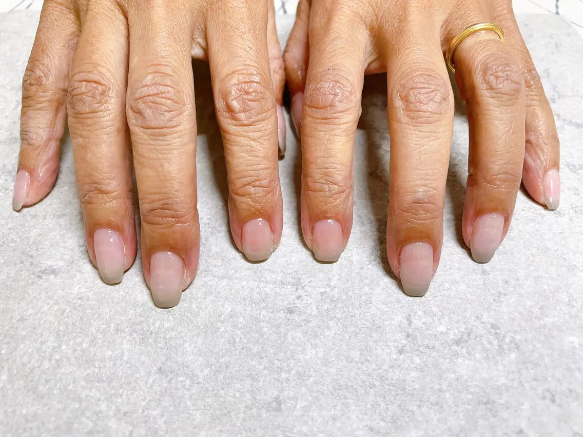 ネイル オーロラネイル フラワーネイル フットネイル フレンチネイル ジェルネイル mogunail &blowのネイルデザイン
