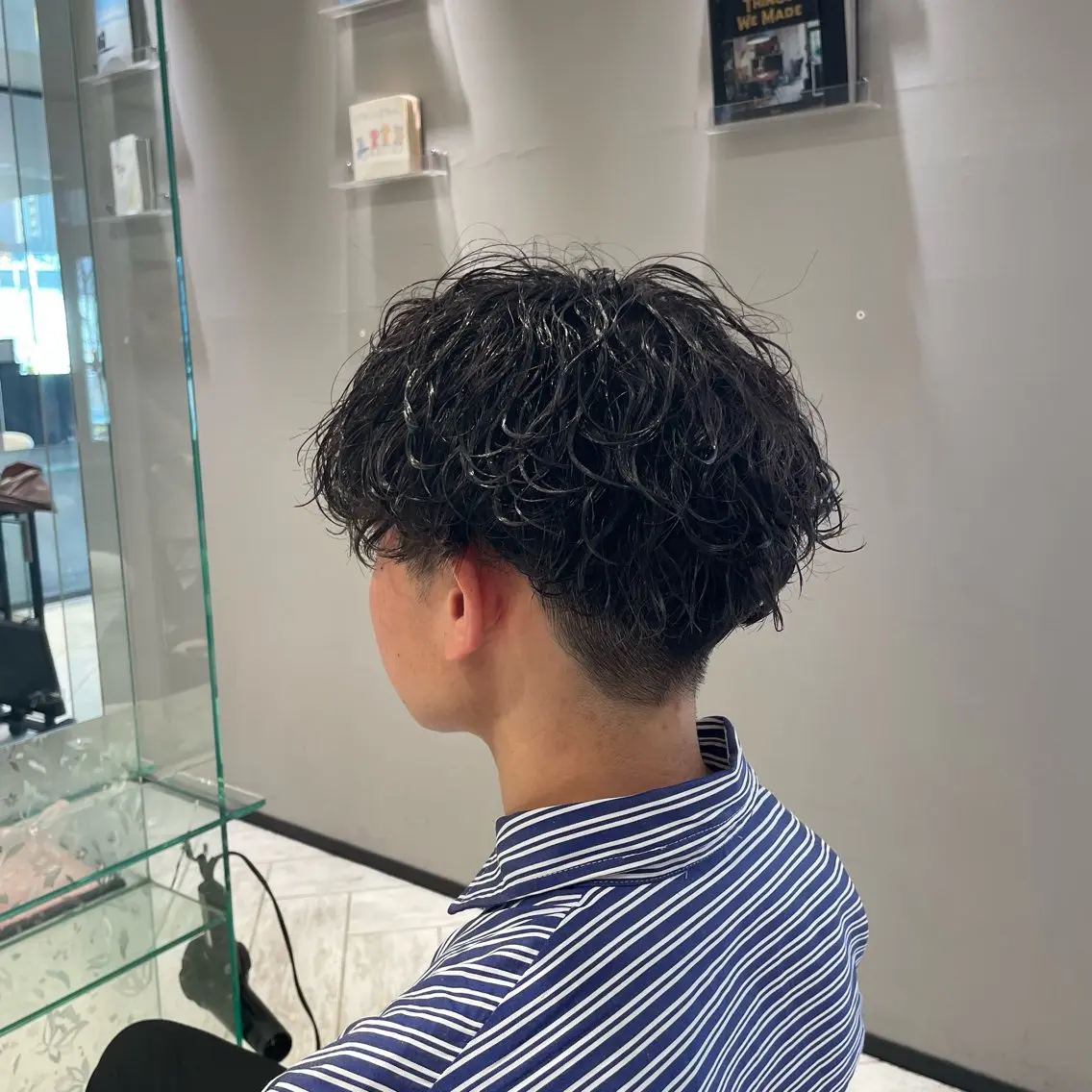 ショート パーマ メンズ メンズハイライト メンズメッシュ メンズパーマ 波巻きパーマ ハイライト メンズ特化/今池駅 徒歩1分/岡本一真のヘアスタイル