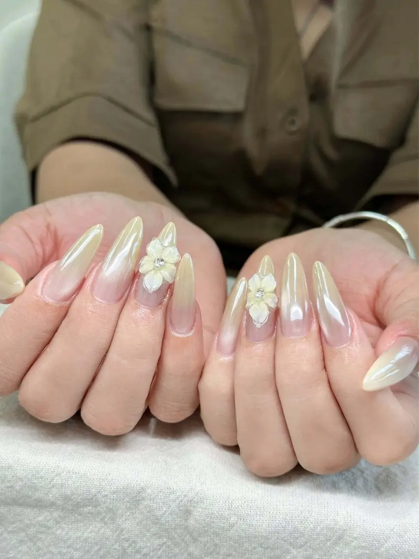 ネイル オーロラネイル ブルー チークネイル 長さ出し フットネイル ハンドネイル Kaori ちゃんのネイルデザイン