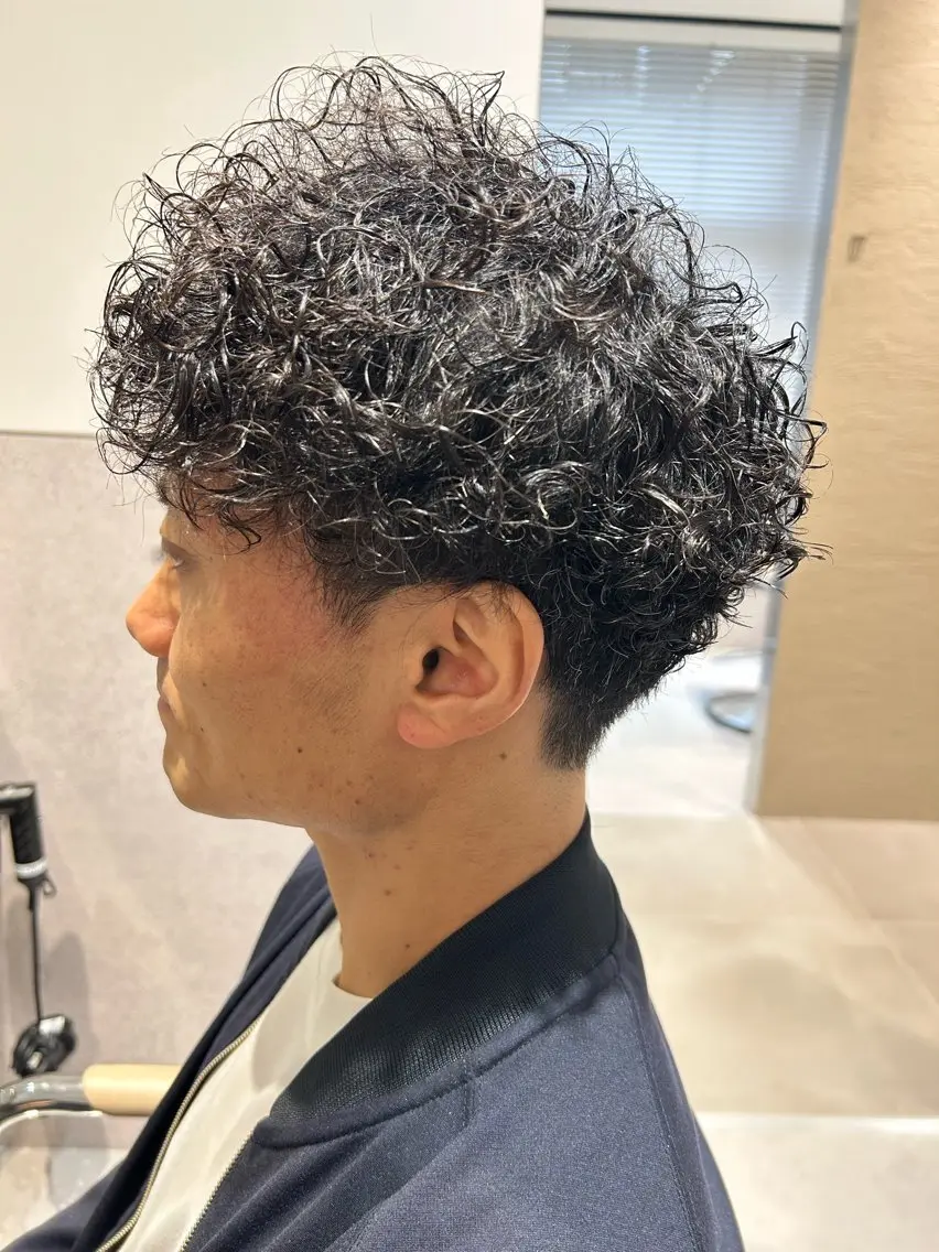ショート パーマ メンズ メンズパーマ ツイストスパイラルパーマ スパイラルパーマ 小澤 達也のヘアスタイル