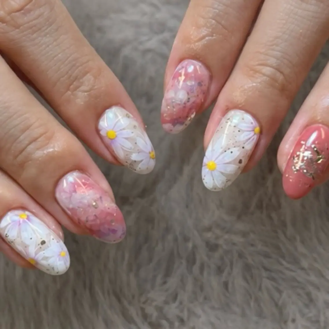 ネイル アートネイル フラワーネイル キラキラネイル ラメ(グリッター) ニュアンスネイル nail salon h💍akaneのネイルデザイン