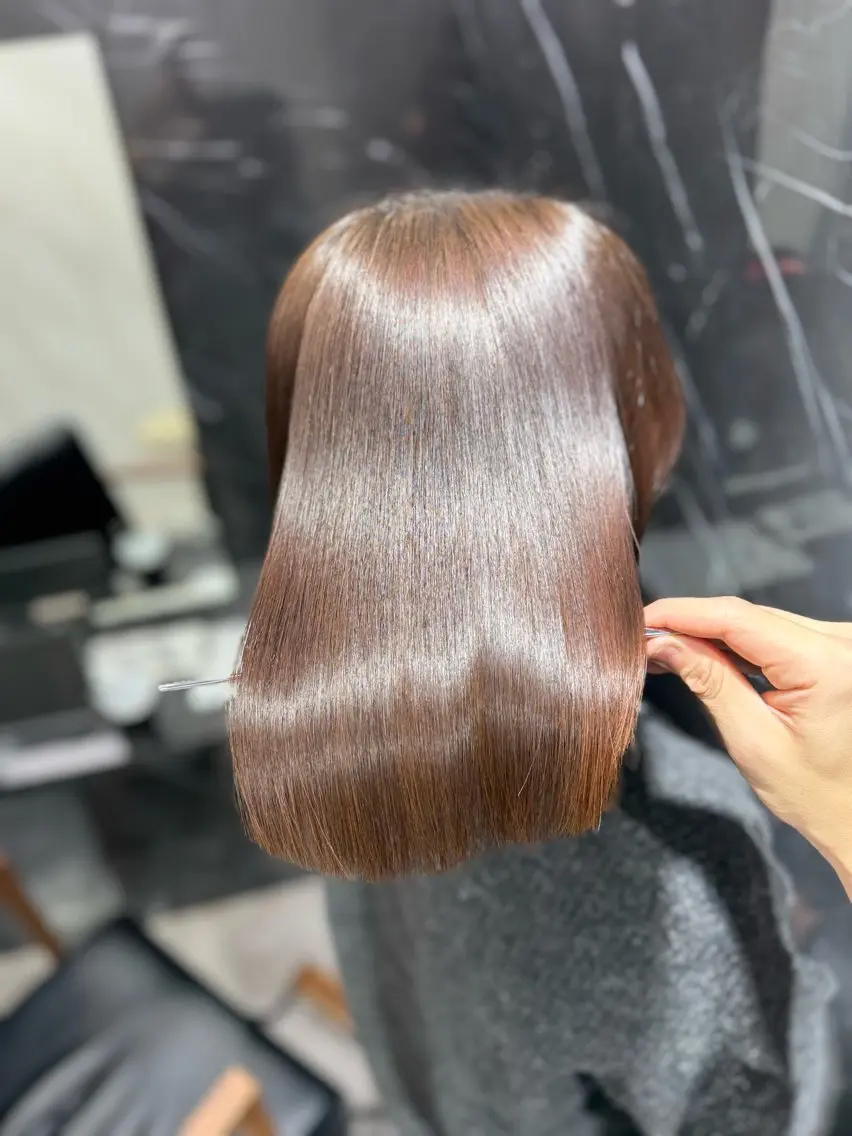 ミディアム カット 縮毛矯正 トリートメント JIN|朝楽になる 乾かしただけで美髪のヘアスタイル