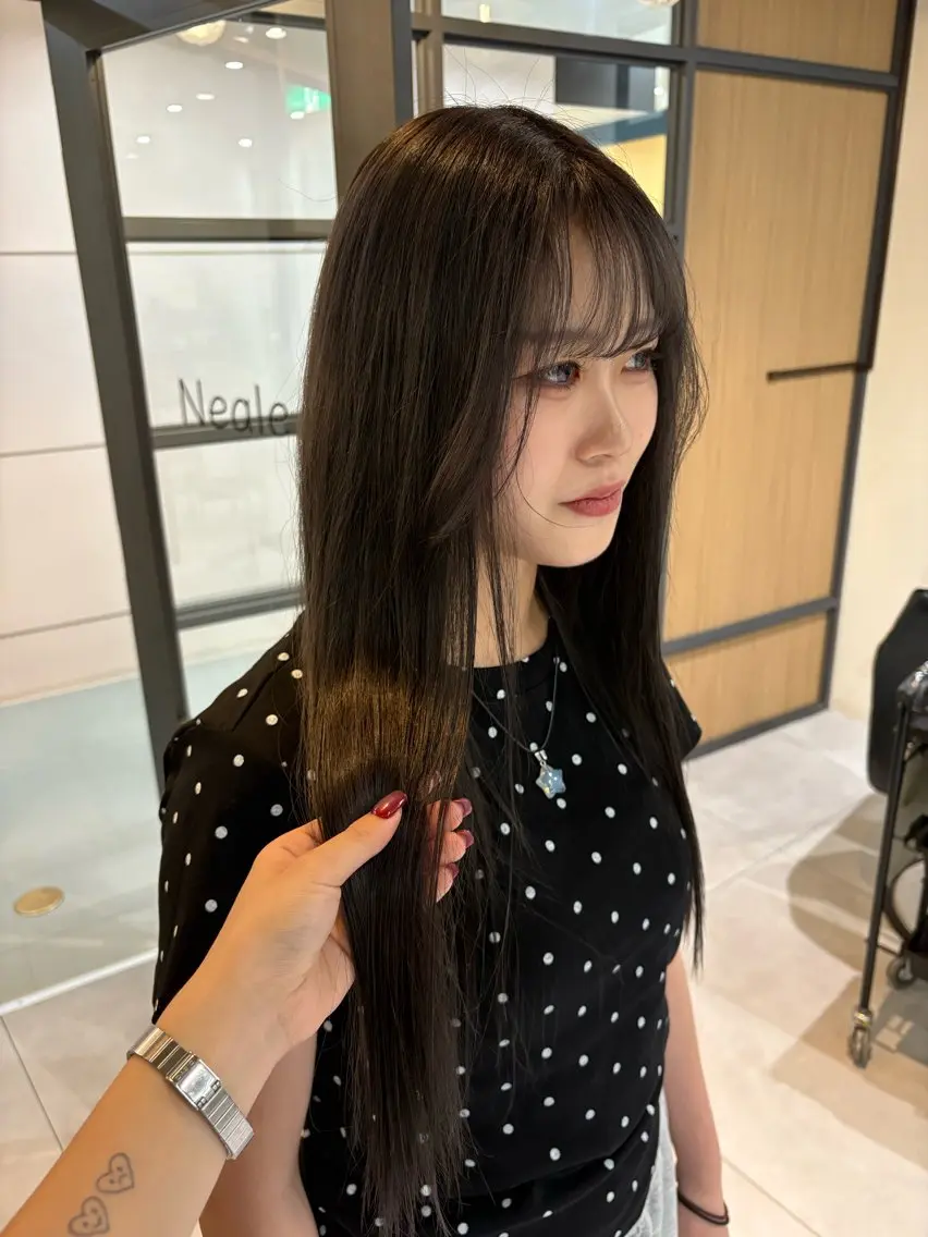 ロング BELLA ナナカのヘアスタイル