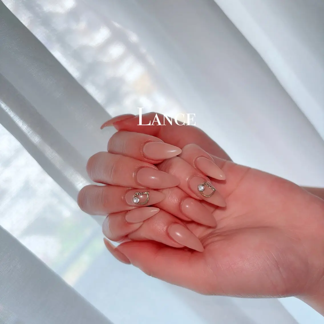 ネイル キラキラネイル 韓国ネイル マグネットネイル 春ネイル ワンホンネイル ハンドネイル Lance nailのネイルデザイン